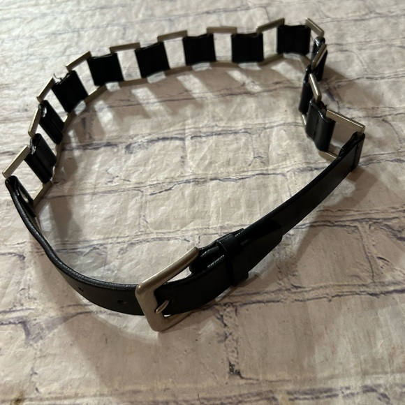 CALVIN KLEIN GORPCORE BLACK LEATHER WITH CHUNKY SILVER TONE CHAIN LINK BELT - Picture 9 of 9